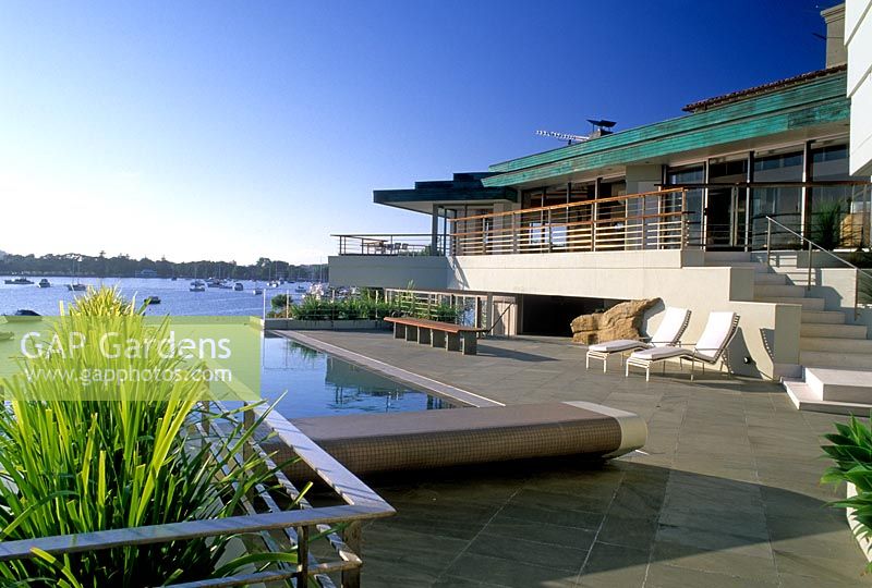 Terrasse côtière avec coin salon et niveaux surélevés - Australie