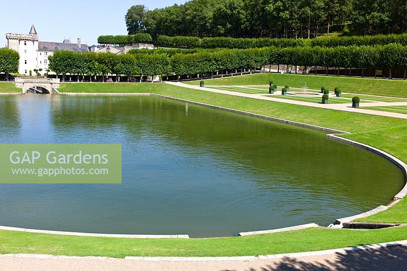 Le jardin d'eau au château de Villandry, vallée de la Loire, France