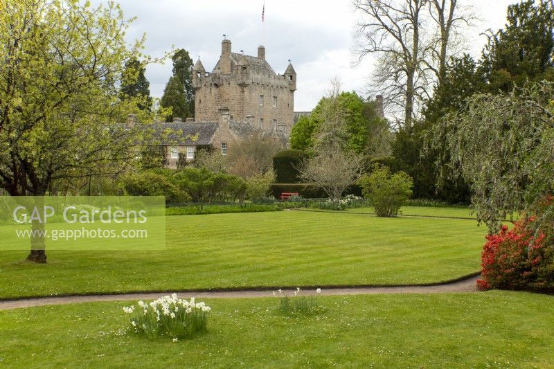 Jardins du château de Cawdor au printemps. 