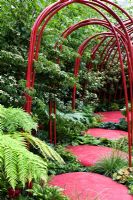 Tremplins rouges - 'British Heart Foundation Garden', médaillé d'argent, RHS Chelsea Flower Show 2011