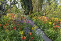 Le High Garden à Great Dixter en mai