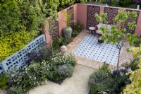 Vue aérienne du jardin patio de style marocain