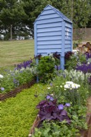 Ruche bleue dans 'Bee Inspired' - Magnifiques parterres de fleurs au BBC Gardener's World Live 2018, juin